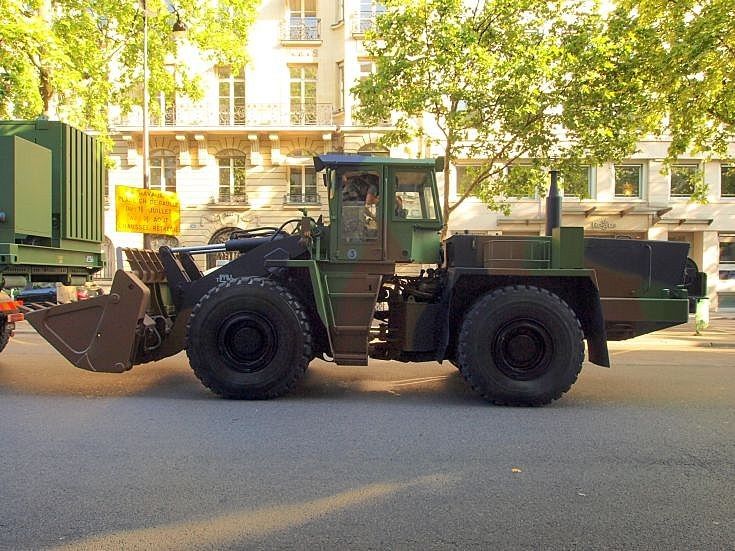 2babcecbf1683c4b38f671d3551b8b95--french-army-military-vehicles.jpg